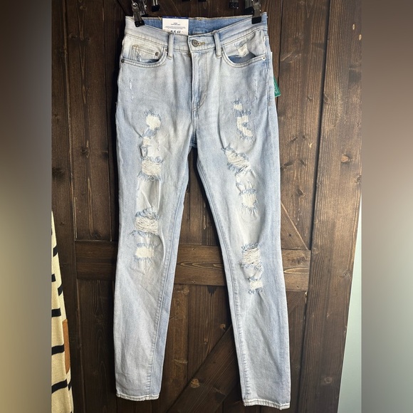 H&M Other - Men’s H&M light wash distressed jeans size 28
NWT
